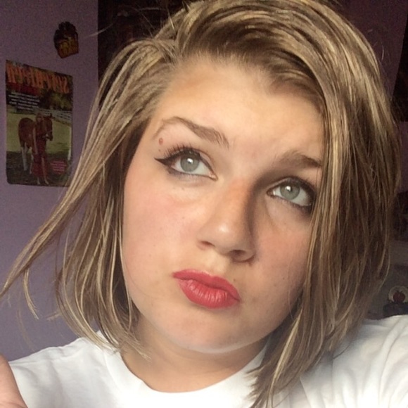 Meet your Posher, Jessica - Picture 4 of 6